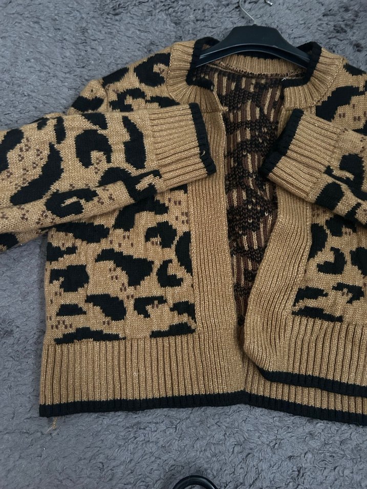 Kahverengi Leopar Desenli Örgü Kadın Hırka - Görsel 3