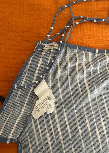 Gri Bağcıklı Halter Yaka Crop Top - Görsel 3