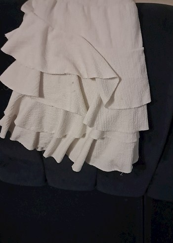 Bershka Beyaz Fırfırlı Mini Etek
