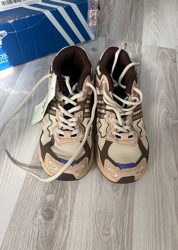 36 Beden Adidas Pastel Kahverengi Spor Ayakkabı