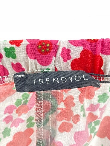 38 Beden çeşitli Renk Trendyol & Milla Bluz %70 İndirimli.