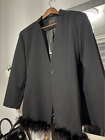 Siyah Tüy Detaylı Blazer Ceket