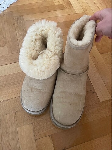 Preloved UGG bot Classic II model