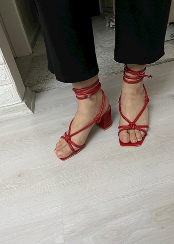 Diğer kırmızı ipli topuklu ayakkabı