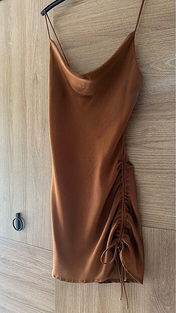 Beyoğlu Butik Camel saten ipek asimetrik mini elbise
