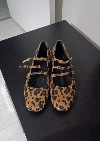 Kahverengi Leopar Desenli Süet Tokalı Kadın Babet