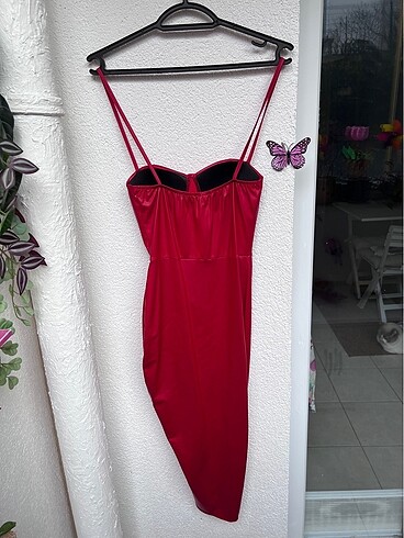 #Kırmızı elbise - Görsel 2