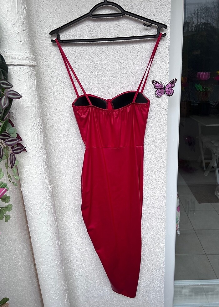 #Kırmızı elbise - Görsel 2