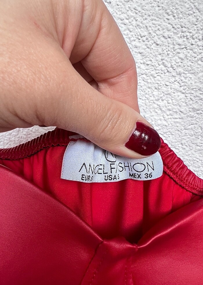 #Kırmızı elbise - Görsel 4