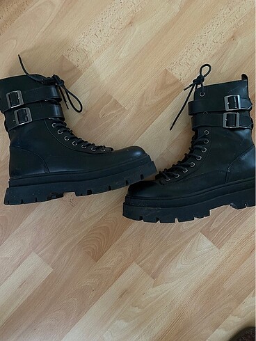 Bershka 43 numara bot