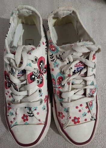 33 Beden beyaz Renk Beyaz converse 