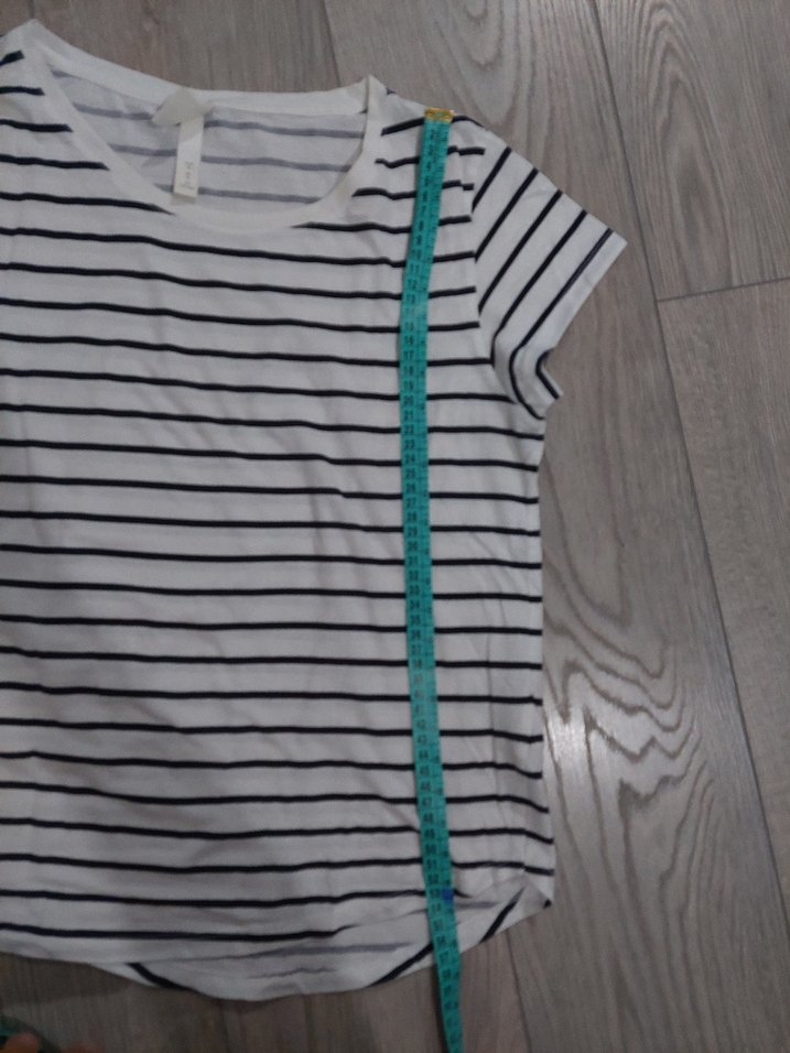 Kadın Beyaz Siyah Çizgili Kısa Kollu Tişört - Görsel 5