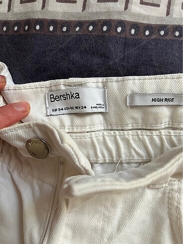 Bershka Beyaz şort