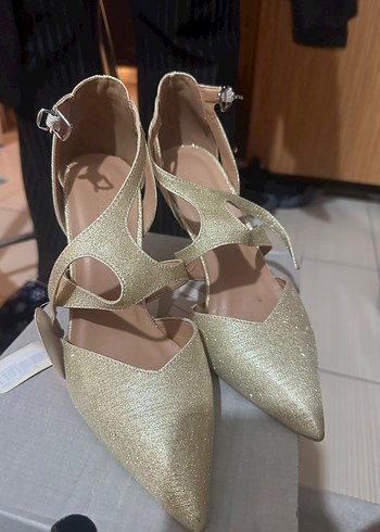 Kemer Detaylı Siyah Stiletto - Görsel 3