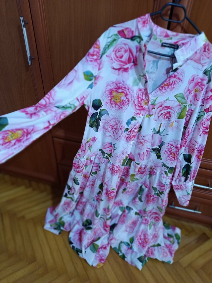 Pembe çiçekli elbise - Görsel 2