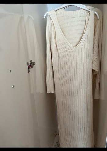 Yüksek Yakalı Altın Renk Kadın Triko - Görsel 3