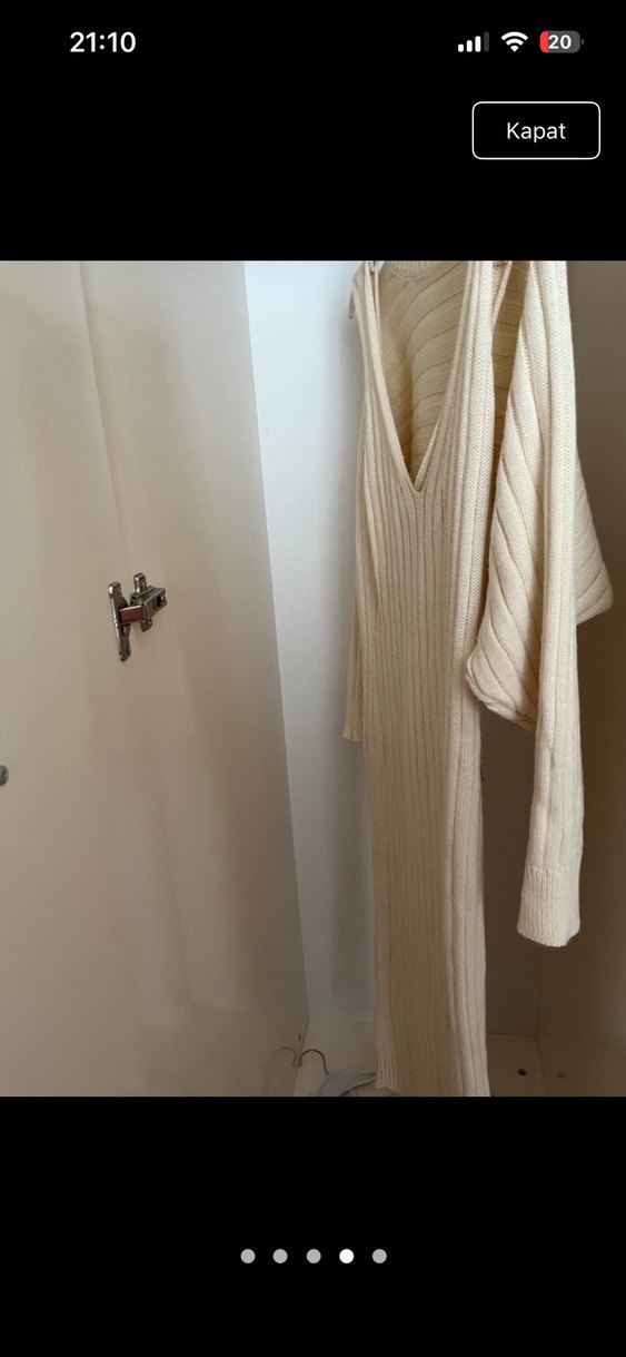 Yüksek Yakalı Altın Renk Kadın Triko - Görsel 2