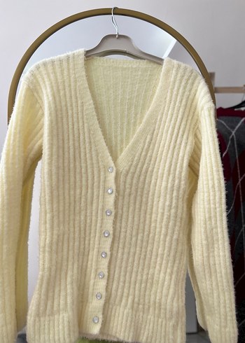 Beyaz V Yaka Örgü Kadın Hırka - Görsel 2