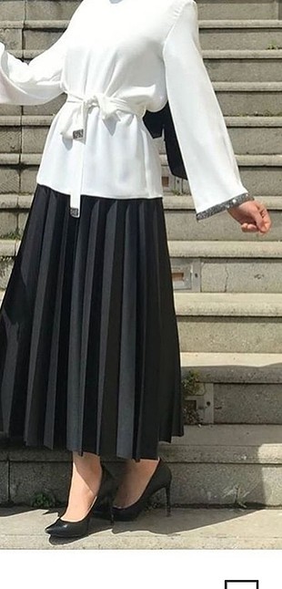 siyah piliseli etek 