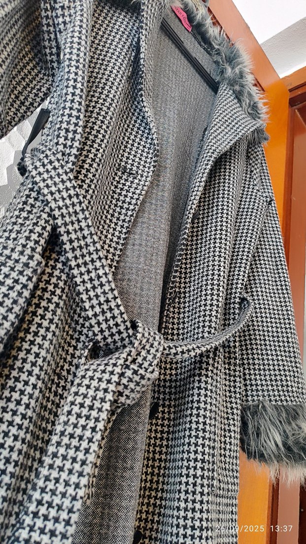 Düğmeli, Uzun, Gri Ekose Kadın Kaban - Görsel 4