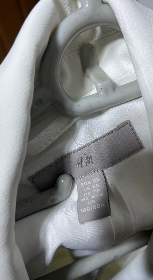 Düğmeli Beyaz Kolsuz Kadın Blazer - Görsel 5