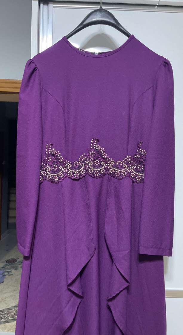Uzun Mor İşlemeli Kadın Elbise - Görsel 2