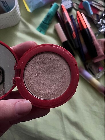 Beden Renk Pastel stardust aydınlatıcı