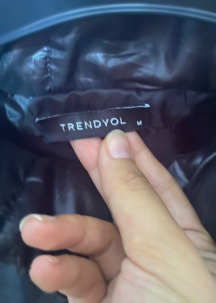 Sıyah Parlak Gorunumlu Mont - Görsel 2