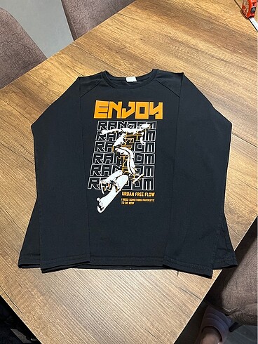 Siyah önü baskılı bisiklet yaka sweat