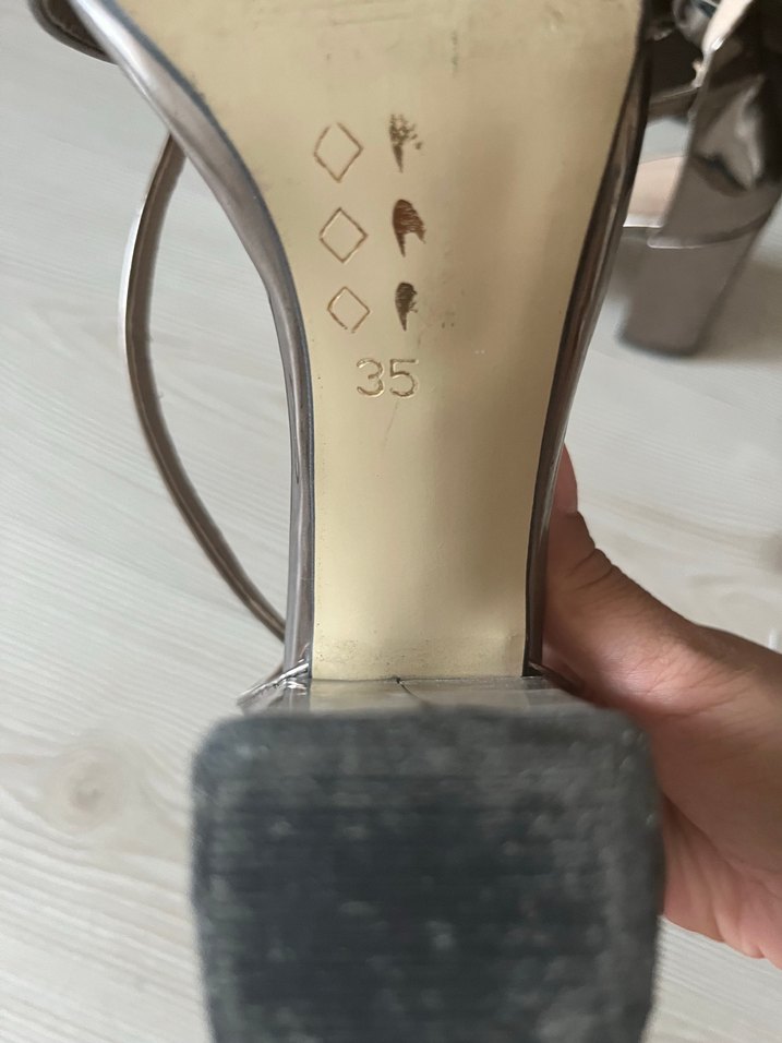 Diger Bej Gri Metal Tokalı Topuklu Kadın Ayakkabı - Görsel 3