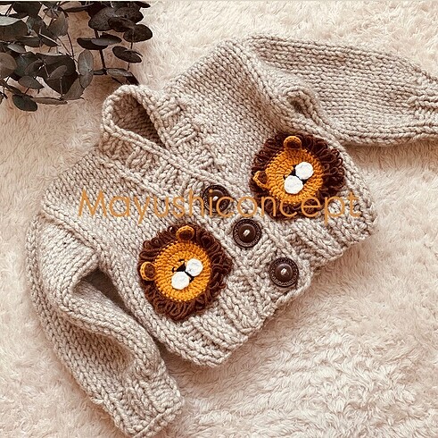 Aslanlı Bebek Hırkası