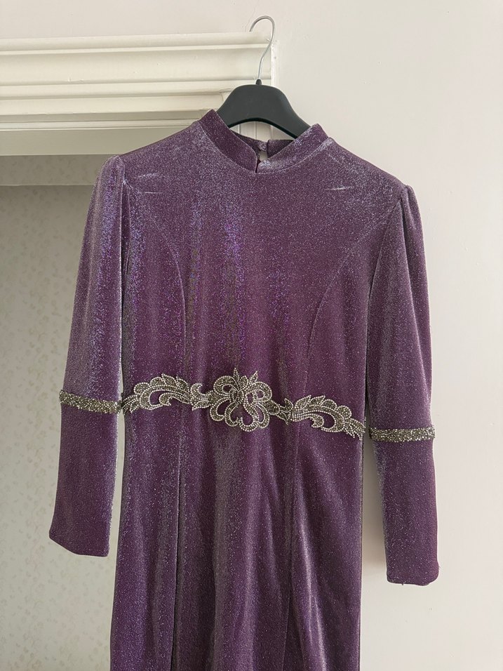 Uzun Mor İşlemeli Vintage Abiye Elbise - Görsel 2