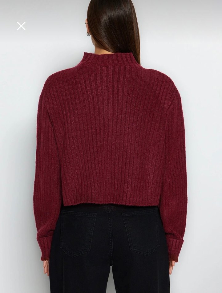 Bordo Crop Yumuşak Dokulu Dik Yaka Triko Hırka - Görsel 2