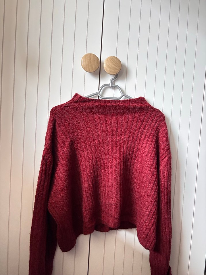 Bordo Crop Yumuşak Dokulu Dik Yaka Triko Hırka - Görsel 4