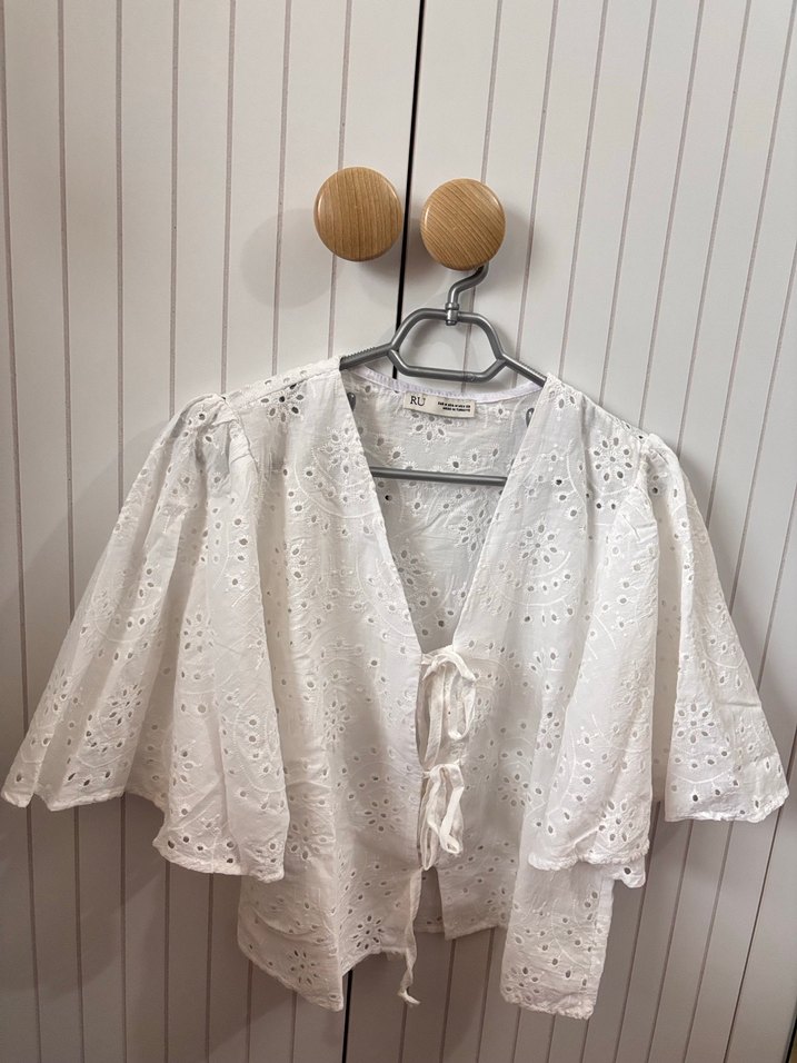 Kadın Beyaz Güpürlü Brode Bağlamalı Kısa Kol Premium Fisto Bluz - Görsel 2