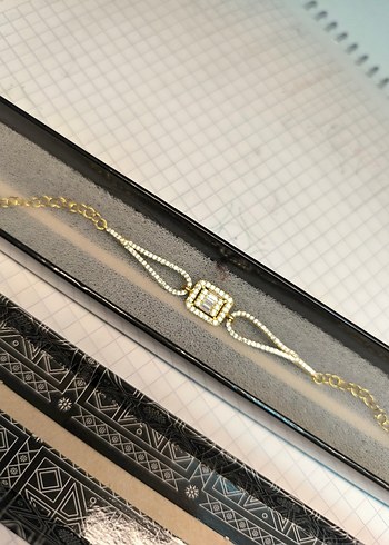 Diğer Altın Görünümlü Emitasyon Rengi Kadın Bileklik
