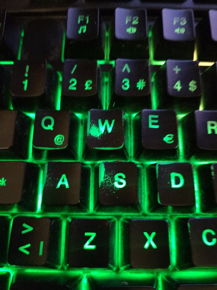 Çok Renkli Işıklı Multimedya Klavye - Görsel 2