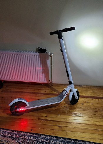 Beden Segway Ninebot E22 Kickscooter