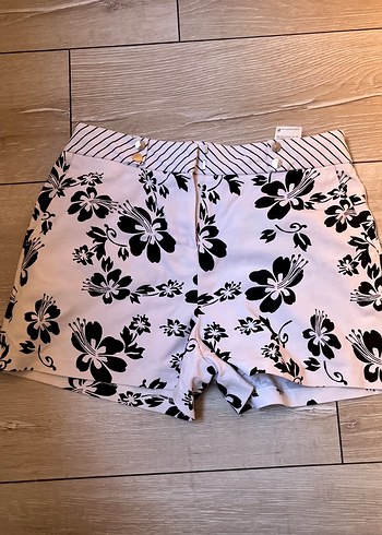 Desenli Beyaz Hamile Mini Şort - Görsel 2