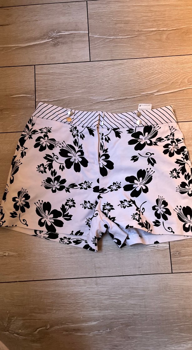 Desenli Beyaz Hamile Mini Şort - Görsel 2