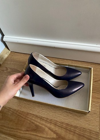 Klasik Lacivert Stiletto Topuklu Kadın Ayakkabı
