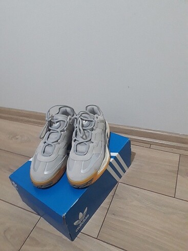 Adidas Adidas