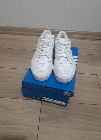 Adidas rivaly low woman