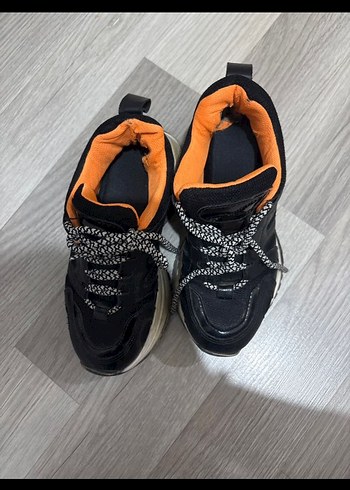 Platform Topuklu Siyah Spor Ayakkabı - Görsel 2