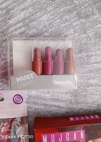 Renkli Makyaj Malzemeleri - Görsel 7