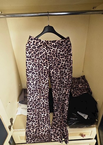 Kahverengi Leopar Desenli Salaş Kumaş Pantolon