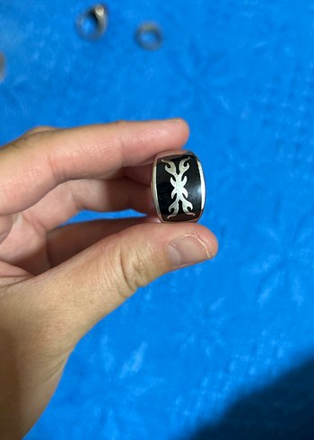 Siyah Gotik Desenli Kadın Yüzük