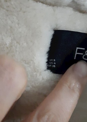 Beyaz Kürklü Kısa Kadın Kaban - Görsel 6