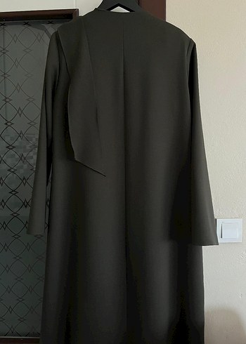 Drapeli Siyah Kadın Uzun Kaban - Görsel 3