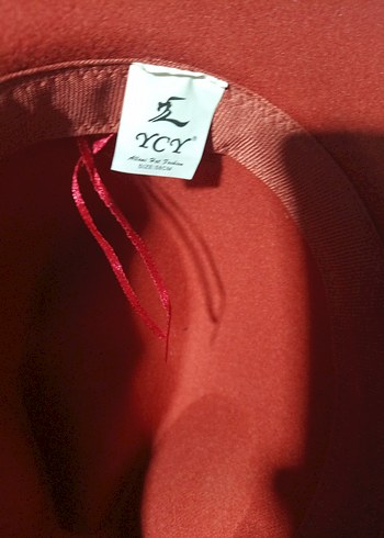 Koyu Kırmızı Siyah Tokalı Kadın Şapka - Görsel 3